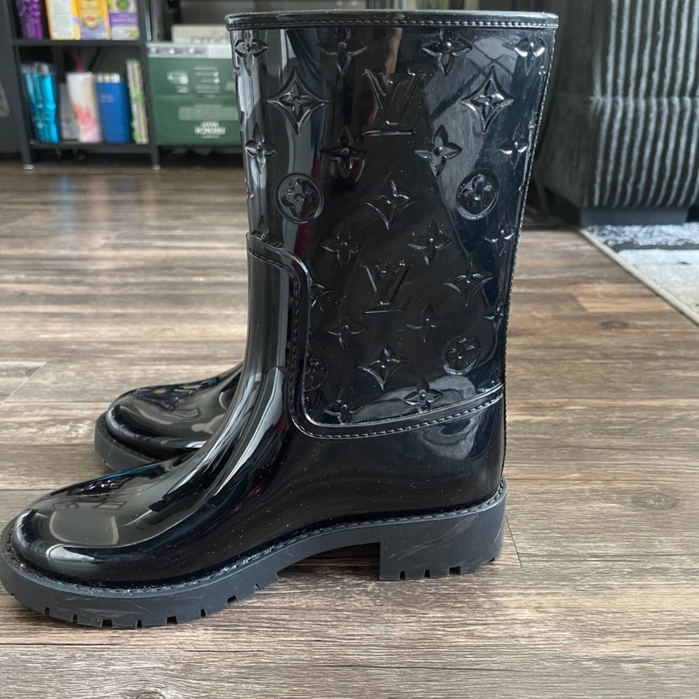Louis Vuitton Flat Half Rainboots with Box and Receipt